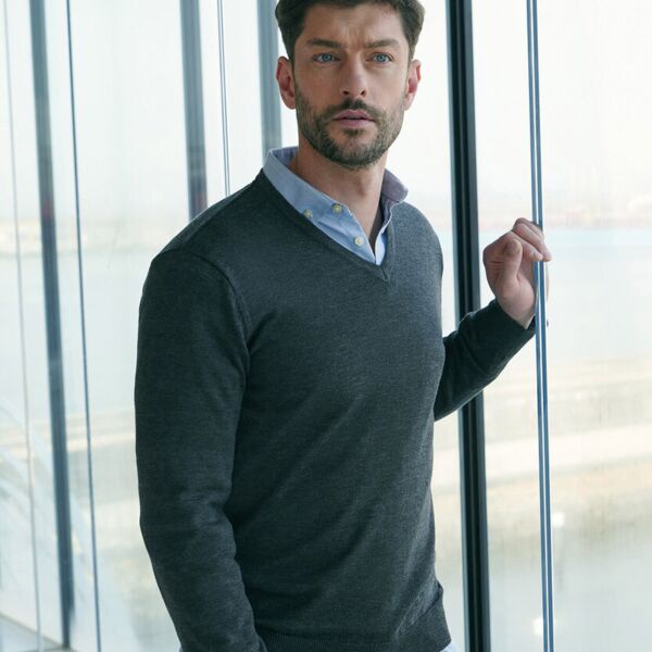 Henbury  v-neck jumper Thumbnail